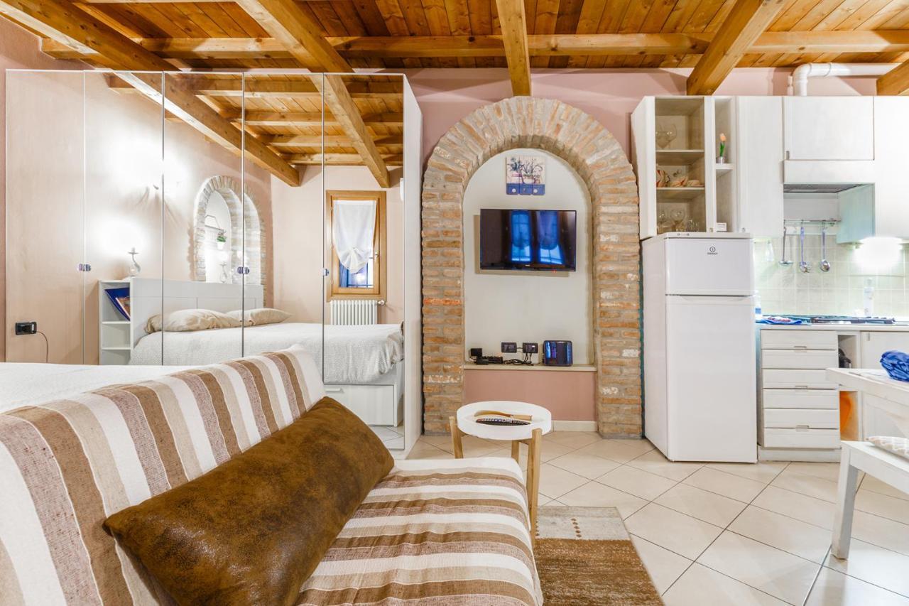 Nell'Antico Ghetto Ebraico Apartment แฟร์รารา ภายนอก รูปภาพ