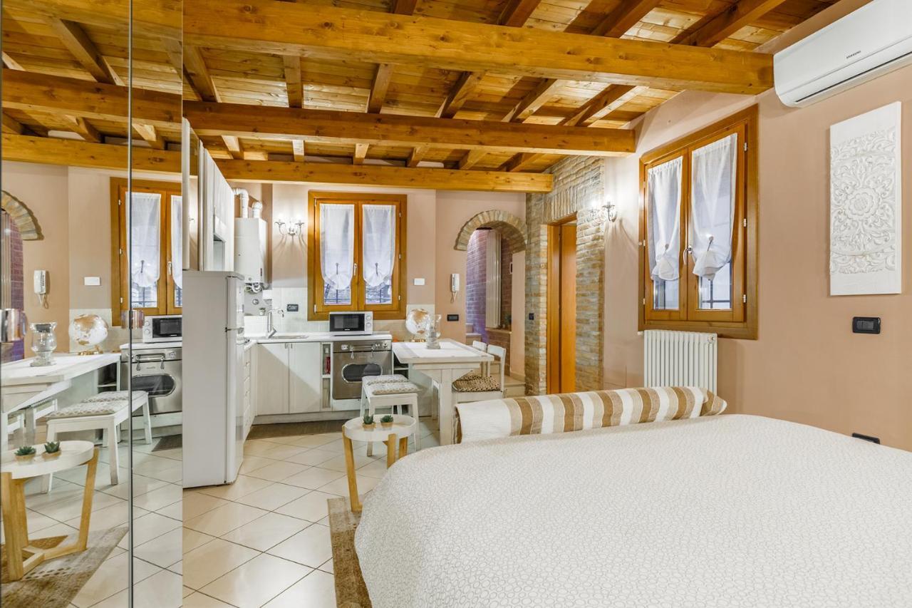 Nell'Antico Ghetto Ebraico Apartment แฟร์รารา ภายนอก รูปภาพ