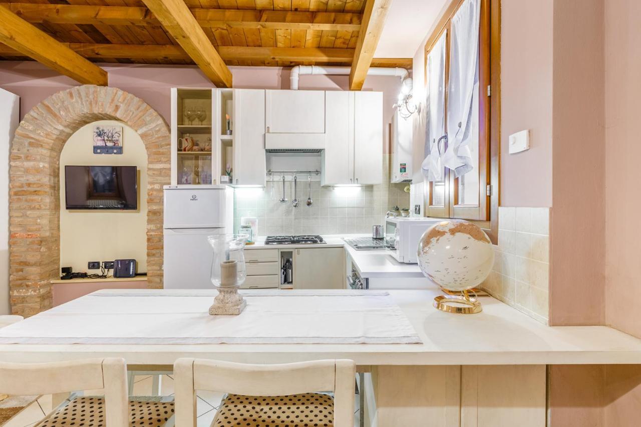 Nell'Antico Ghetto Ebraico Apartment แฟร์รารา ภายนอก รูปภาพ