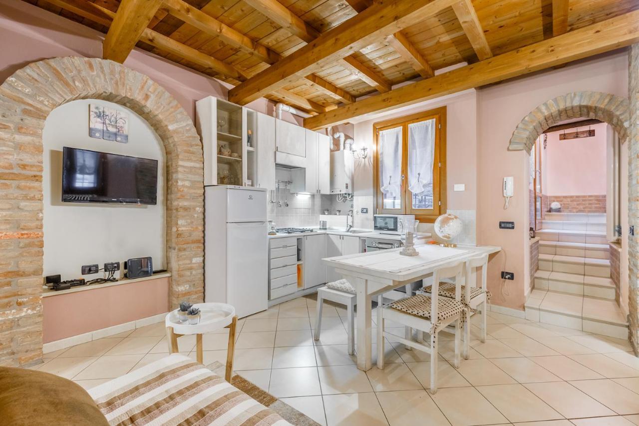 Nell'Antico Ghetto Ebraico Apartment แฟร์รารา ภายนอก รูปภาพ