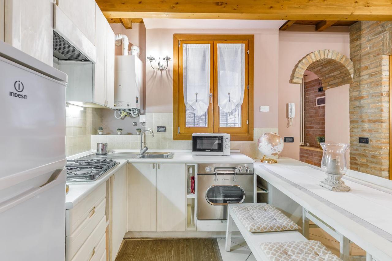 Nell'Antico Ghetto Ebraico Apartment แฟร์รารา ภายนอก รูปภาพ