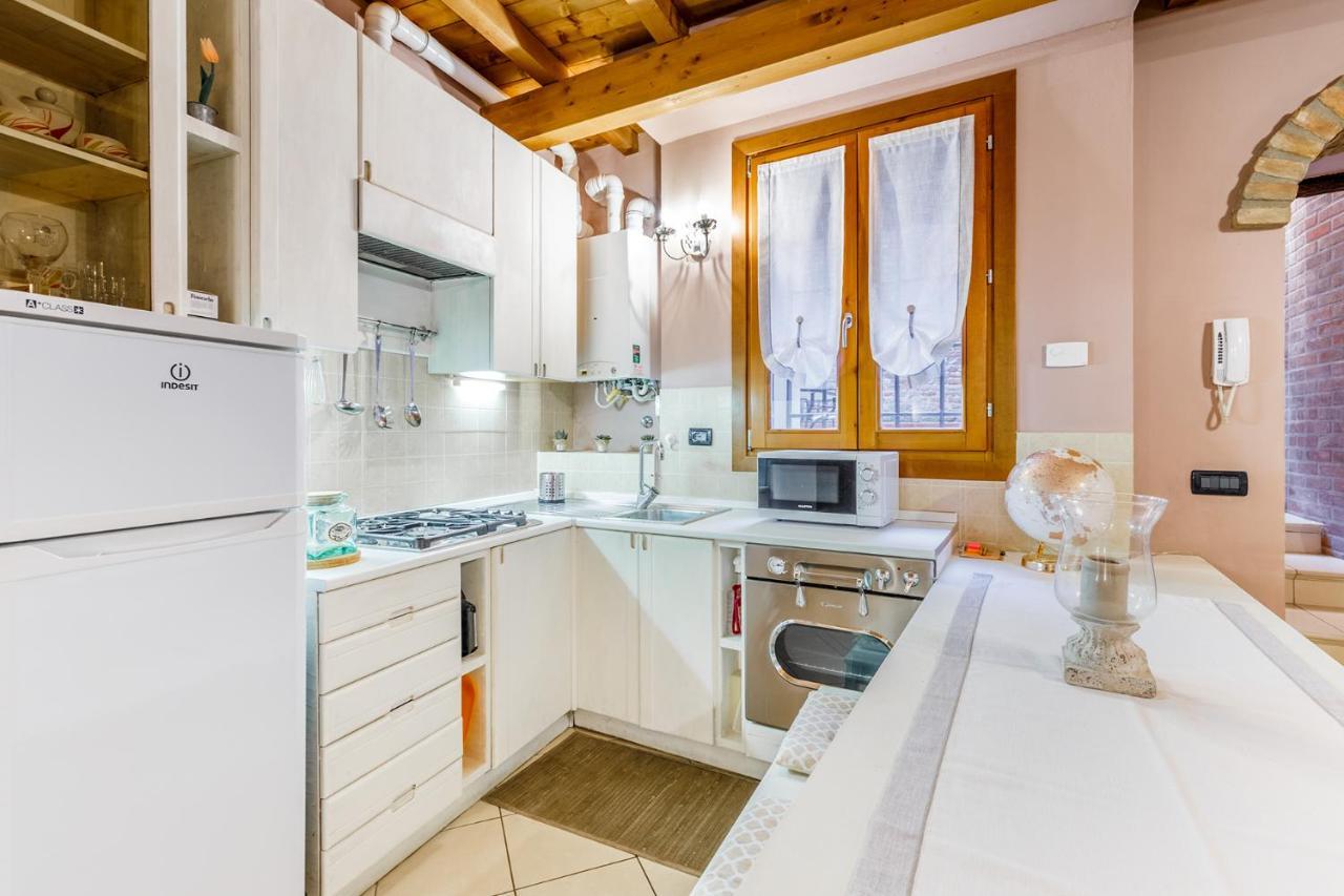 Nell'Antico Ghetto Ebraico Apartment แฟร์รารา ภายนอก รูปภาพ