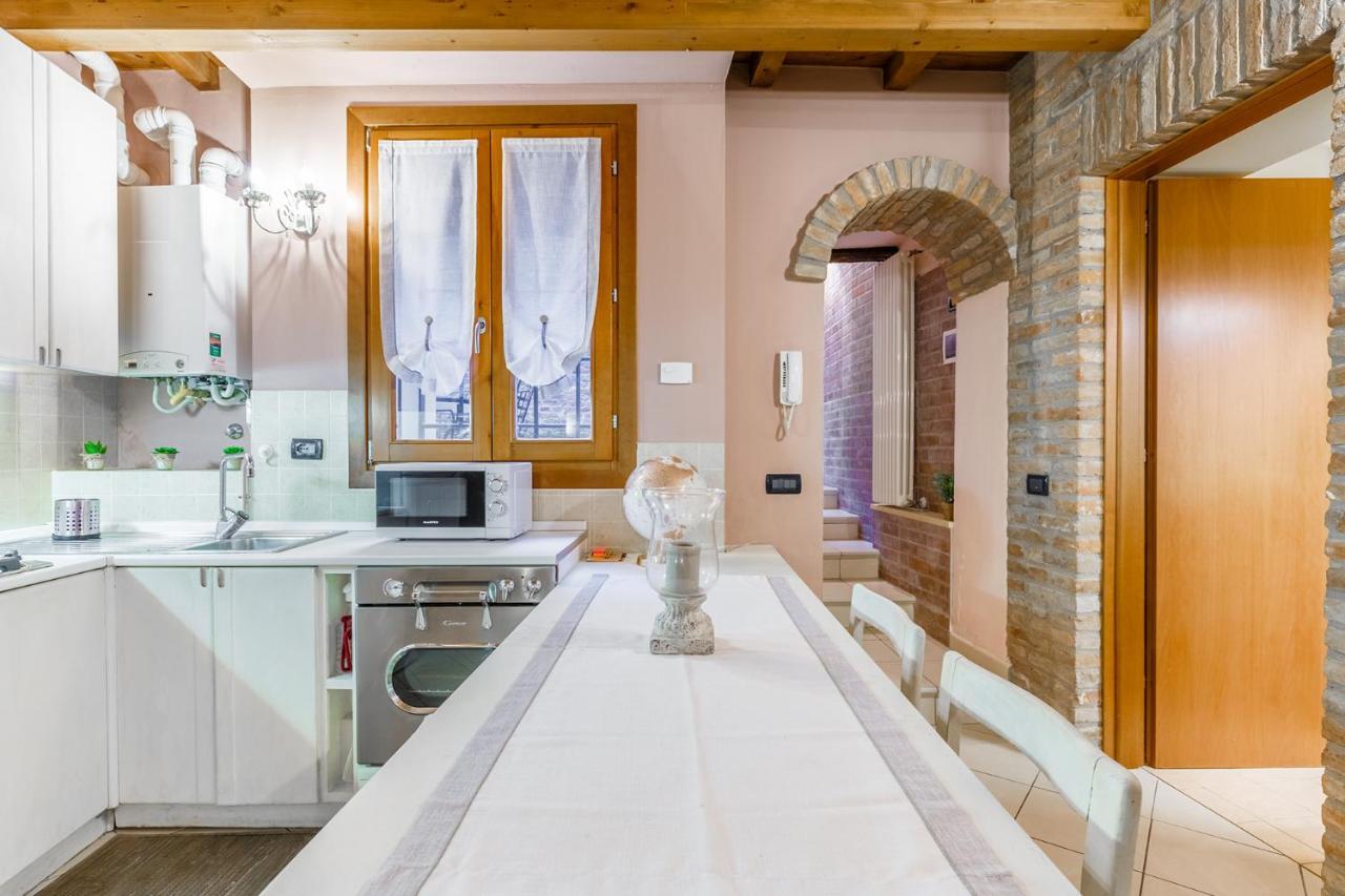 Nell'Antico Ghetto Ebraico Apartment แฟร์รารา ภายนอก รูปภาพ