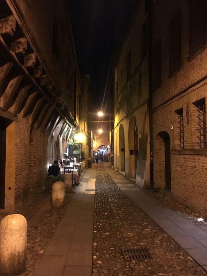 Nell'Antico Ghetto Ebraico Apartment แฟร์รารา ภายนอก รูปภาพ