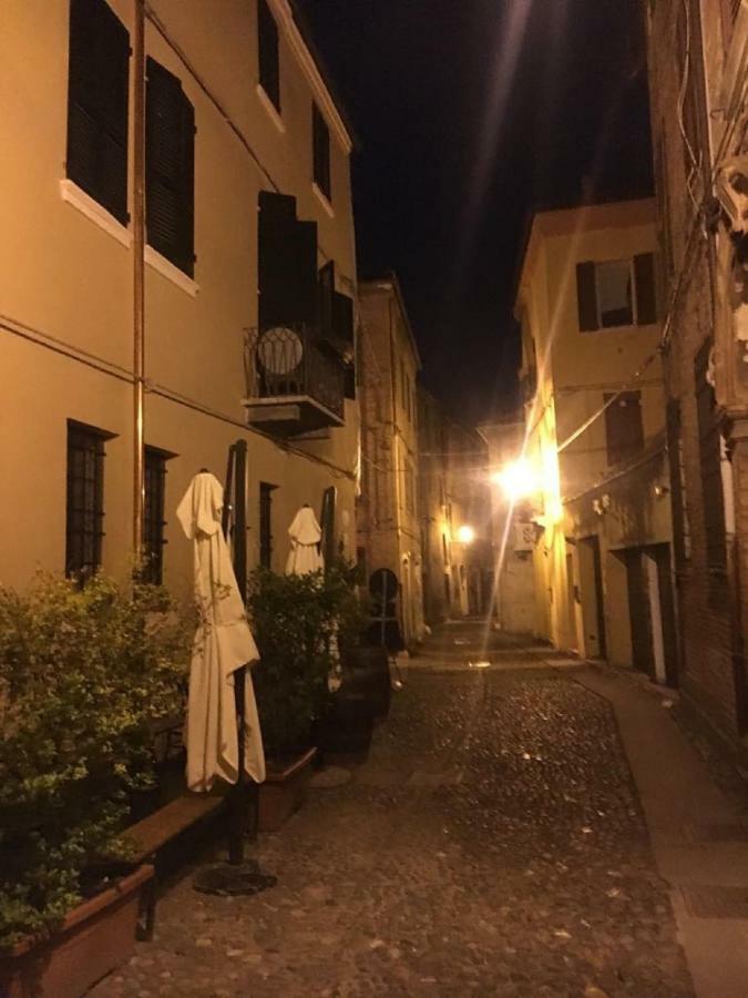 Nell'Antico Ghetto Ebraico Apartment แฟร์รารา ภายนอก รูปภาพ