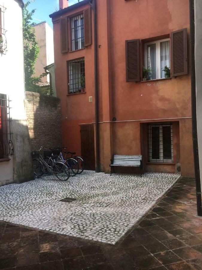 Nell'Antico Ghetto Ebraico Apartment แฟร์รารา ภายนอก รูปภาพ