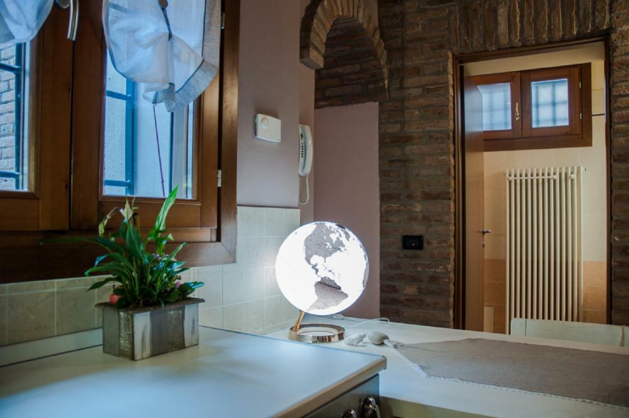 Nell'Antico Ghetto Ebraico Apartment แฟร์รารา ภายนอก รูปภาพ